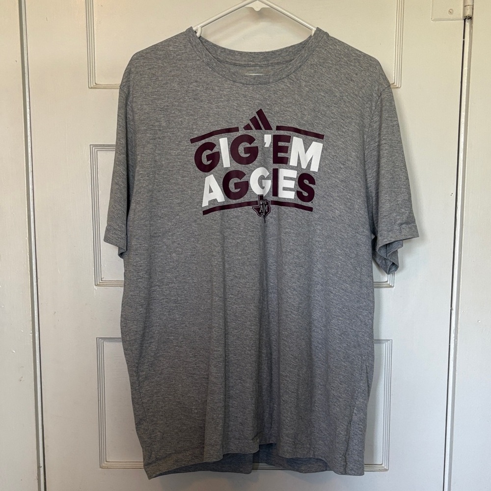 adidas Gray Tee with Texas A&M "Gig 'Em Aggies" Print Size XL
